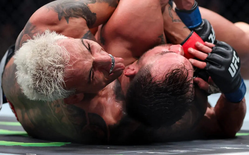 Charles do Bronx vence Michael Chandler em batalha intensa no UFC 309